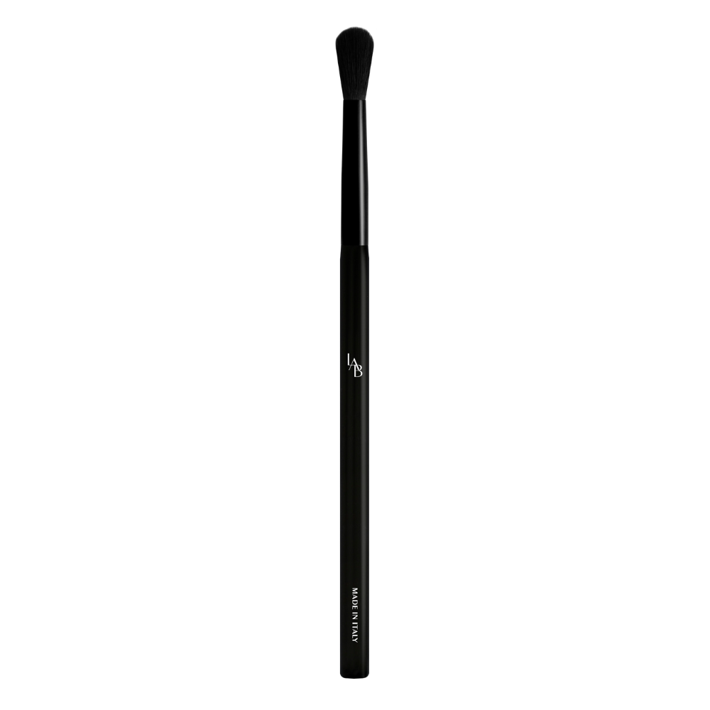 Flame Tapered Eyecrease Brush